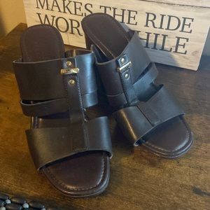 Italian Shoemaker Ladies Mahogany Brown open toe heeled sandals size 8.5